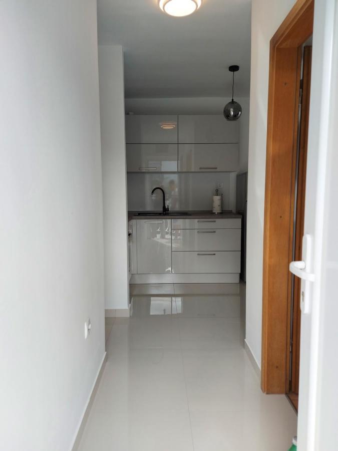 Apartmani I & J Seric Seget Vranjica Exteriör bild