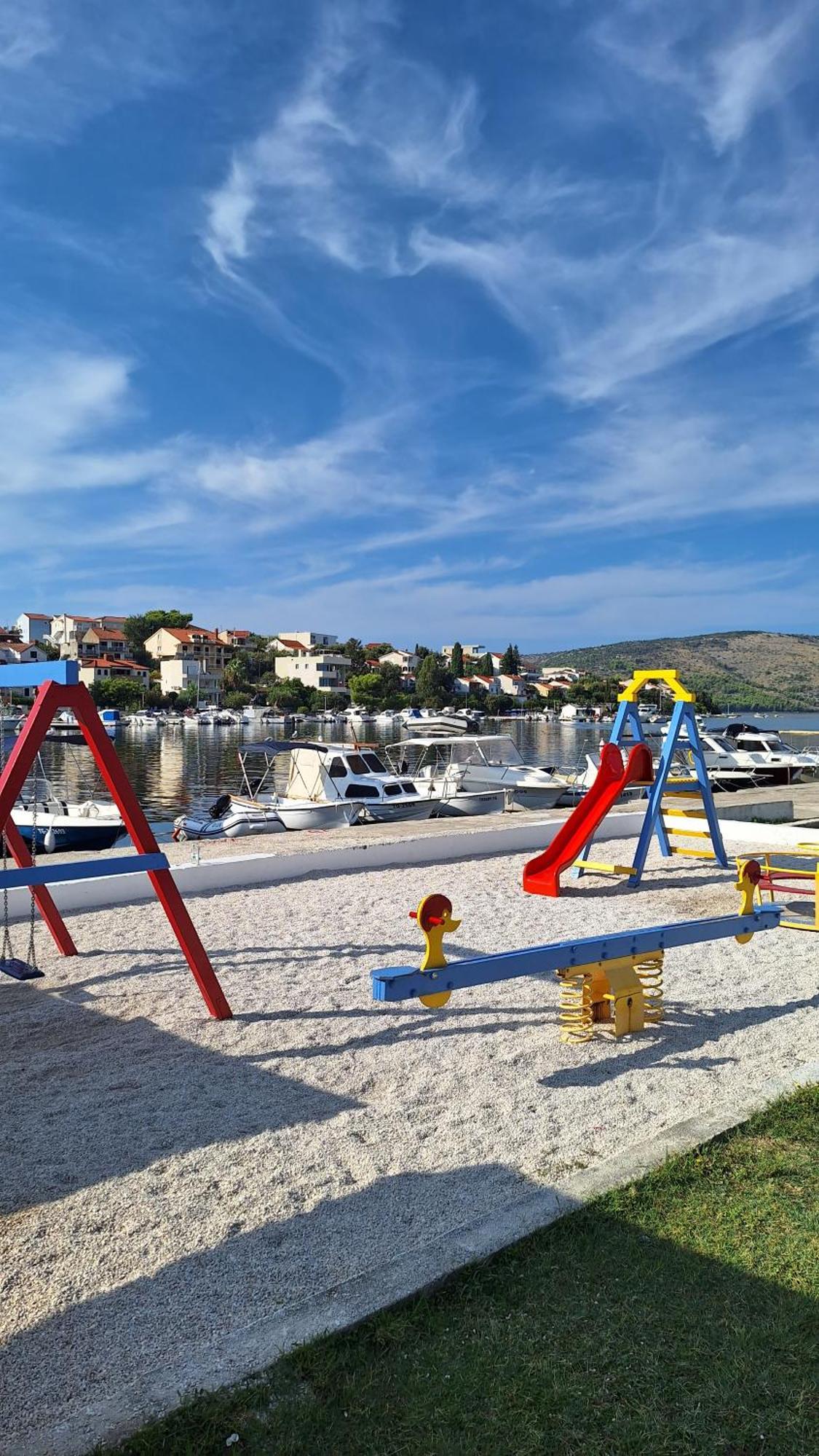 Apartmani I & J Seric Seget Vranjica Exteriör bild