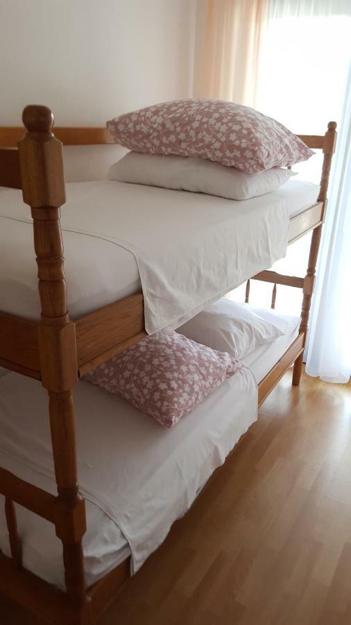 Apartmani I & J Seric Seget Vranjica Exteriör bild